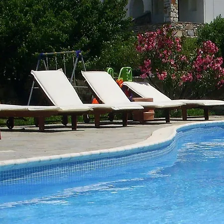 Anezina Village 호텔