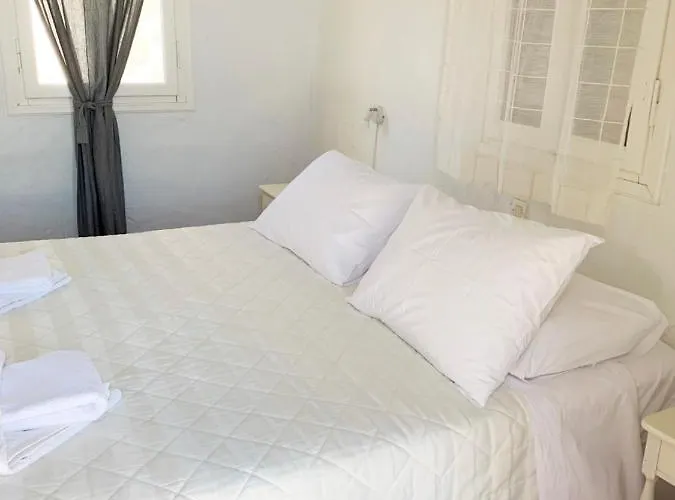 Hotell Anezina Village 3*