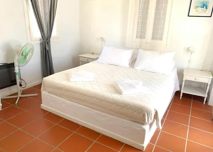 Anezina Village Hotel 3*